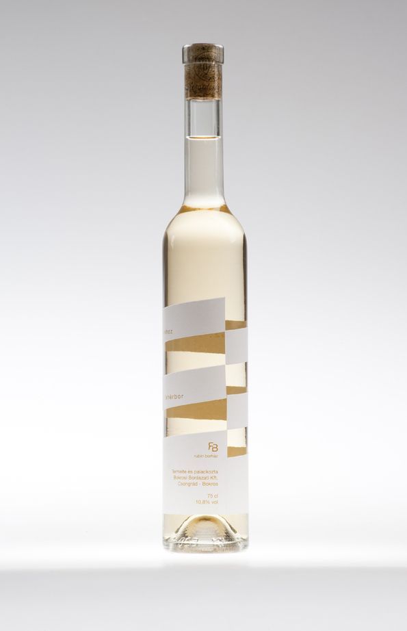 Transparent bottle with striped decoration 600ml
